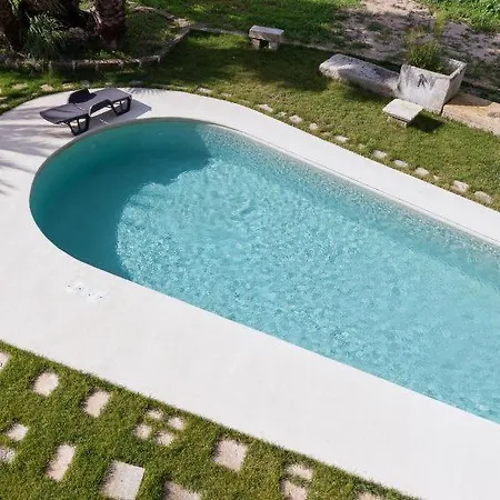 Sleeps 13 Pool Air Con Wifi
